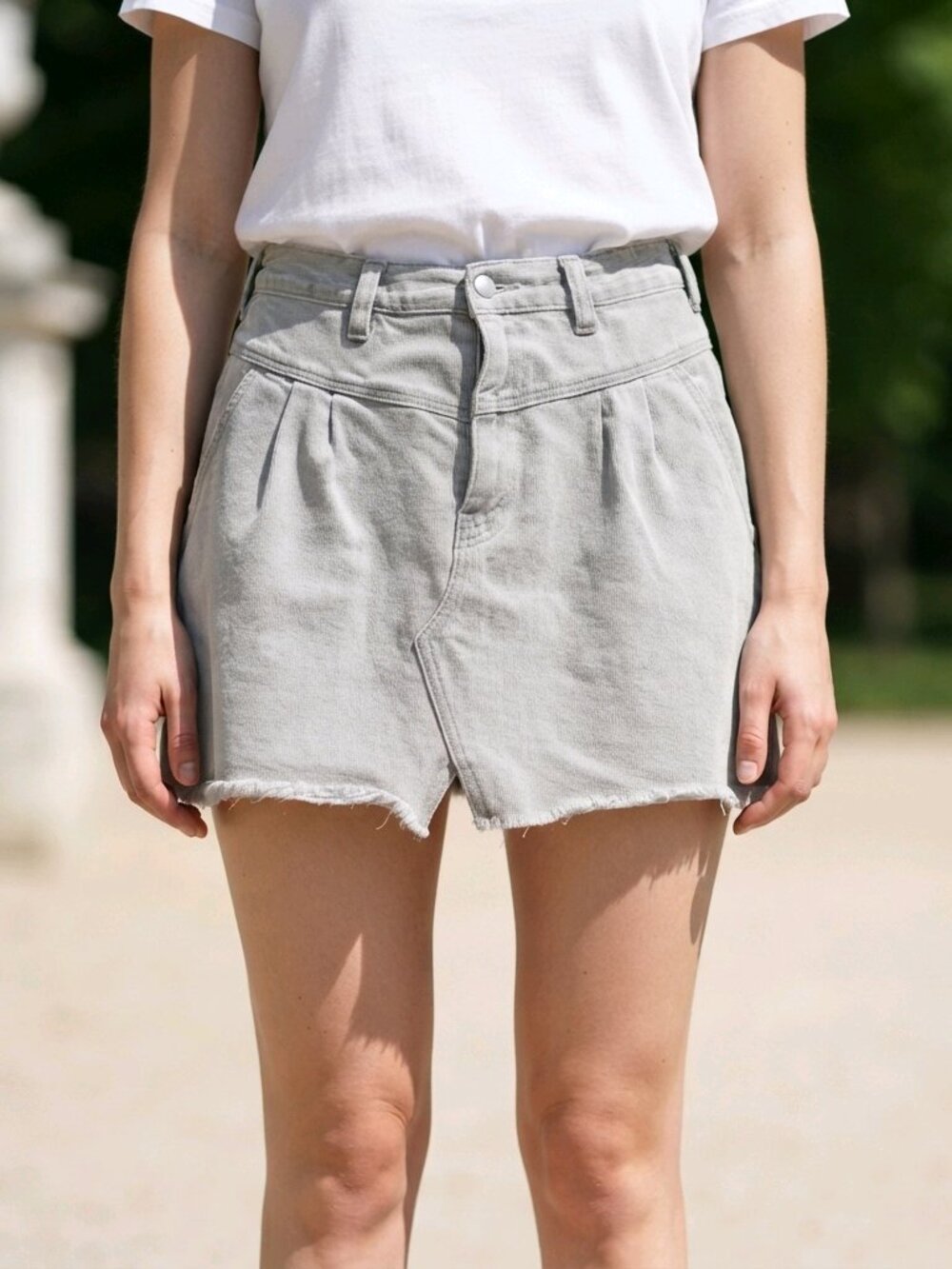 Free People Denim Mini Skirt Size 31 Light Wash Pleated — EUC